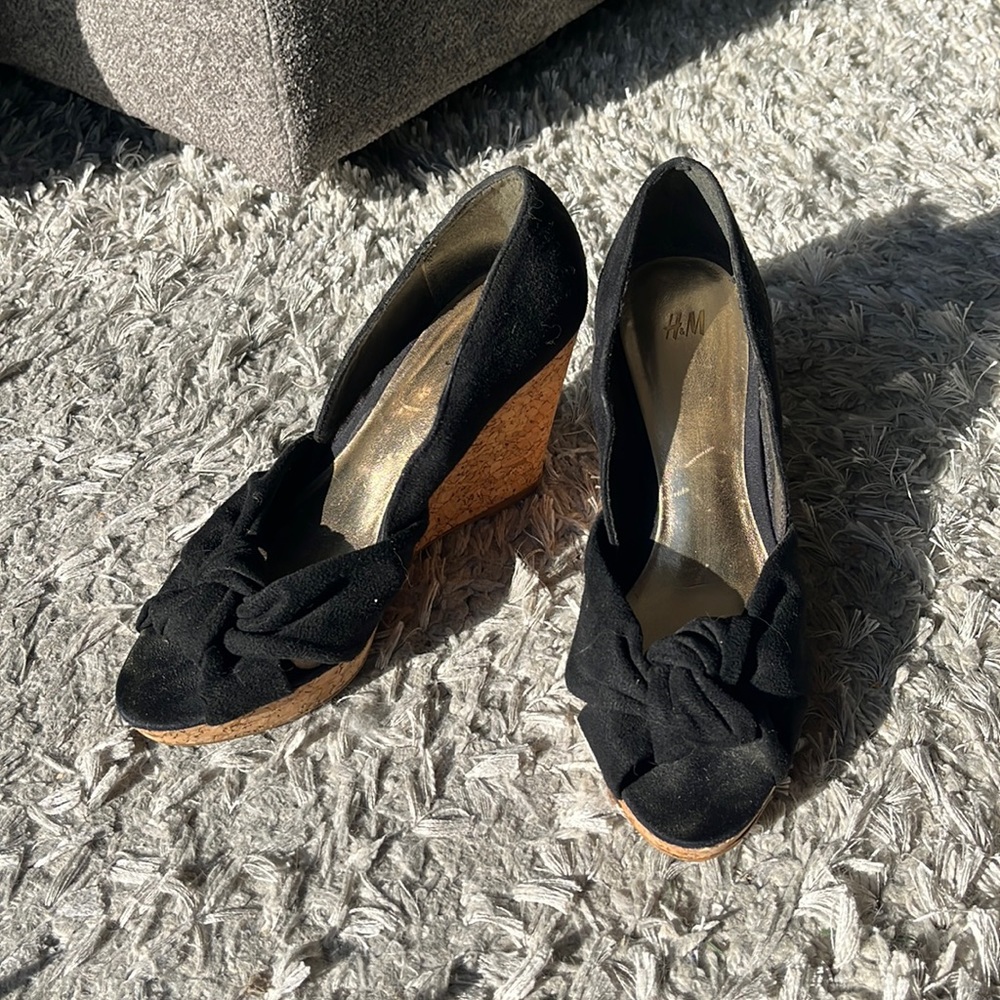 NAVY BLUE H&M WEDGES